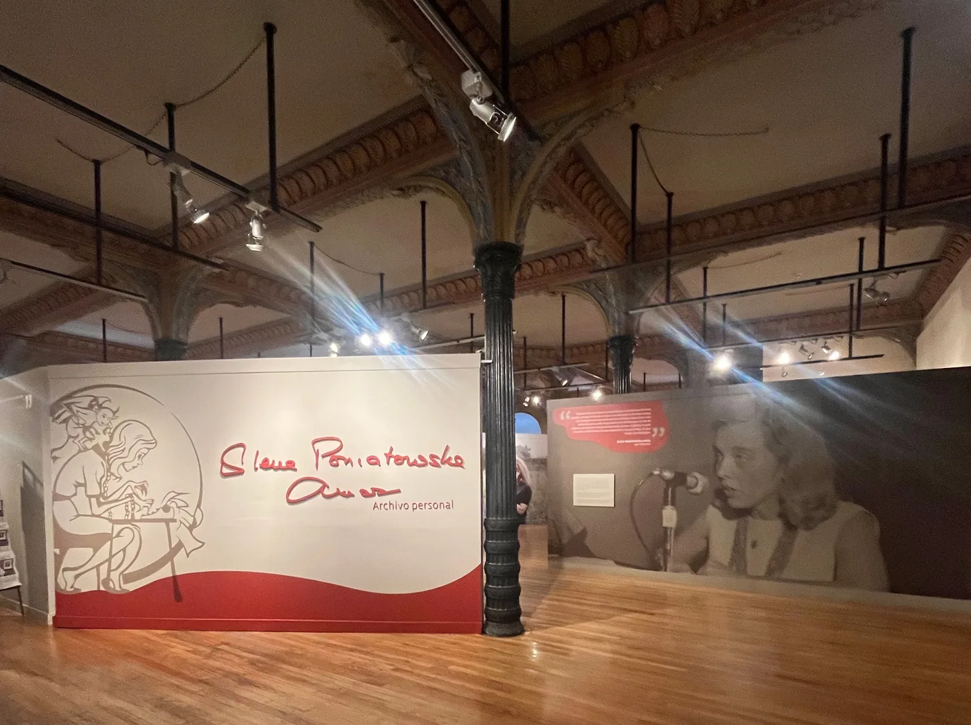 Mamparas y fondos gráficos de exposición en el Museo del Estanquillo, Ciudad de México.