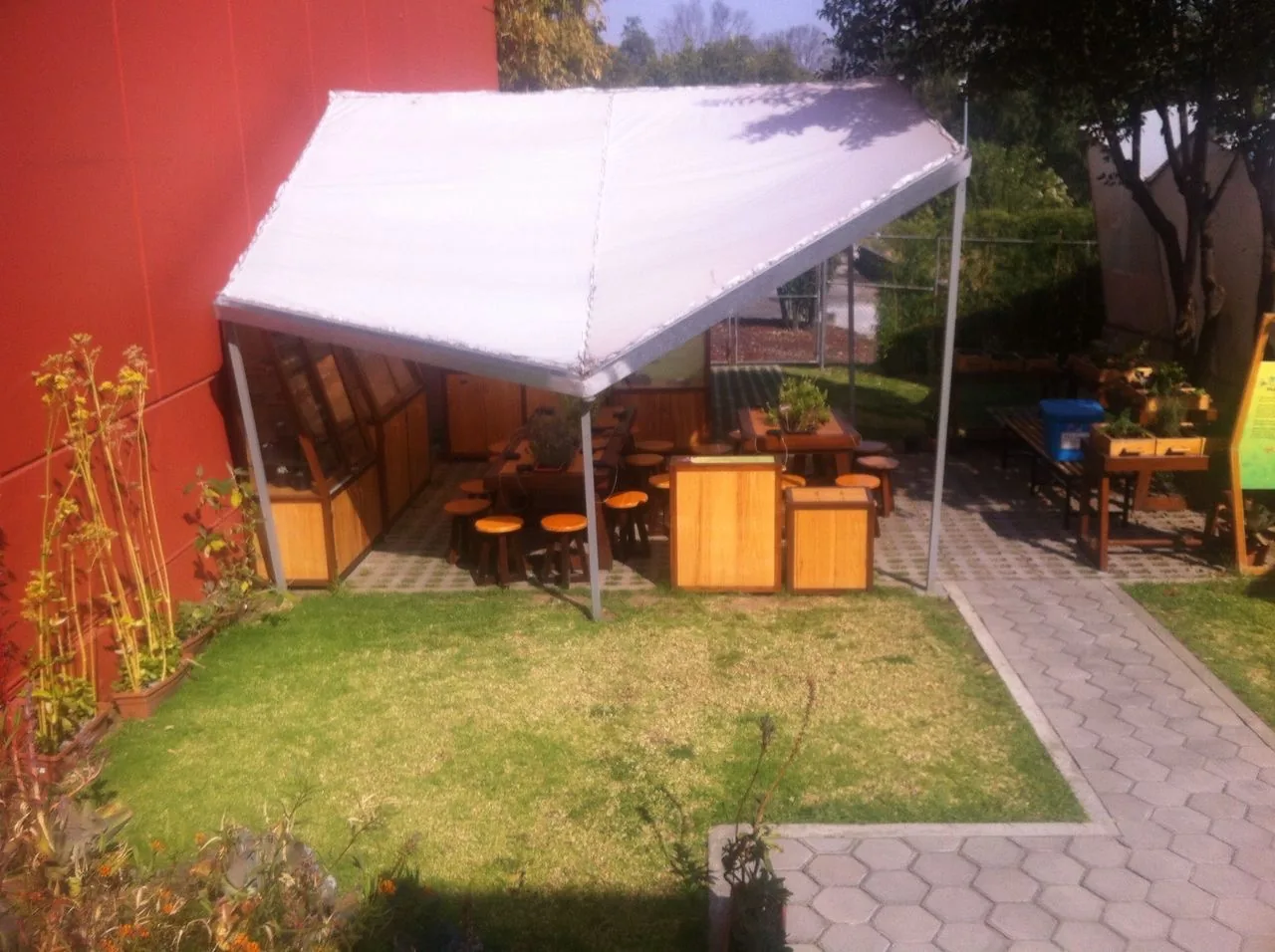 Carpa para actividades al aire libre en el Museo Universum, Ciudad de México.